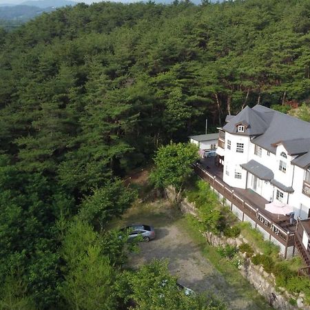 Another World Pension Gyeongju Exterior foto