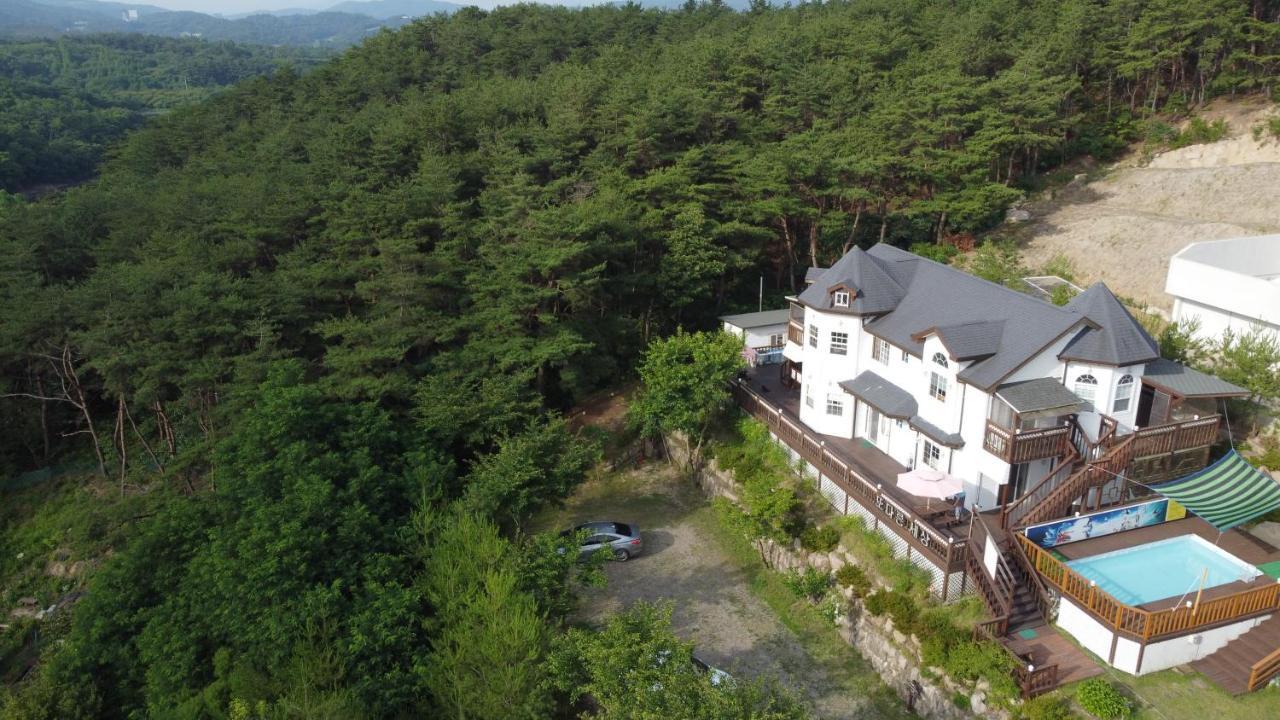 Another World Pension Gyeongju Exterior foto